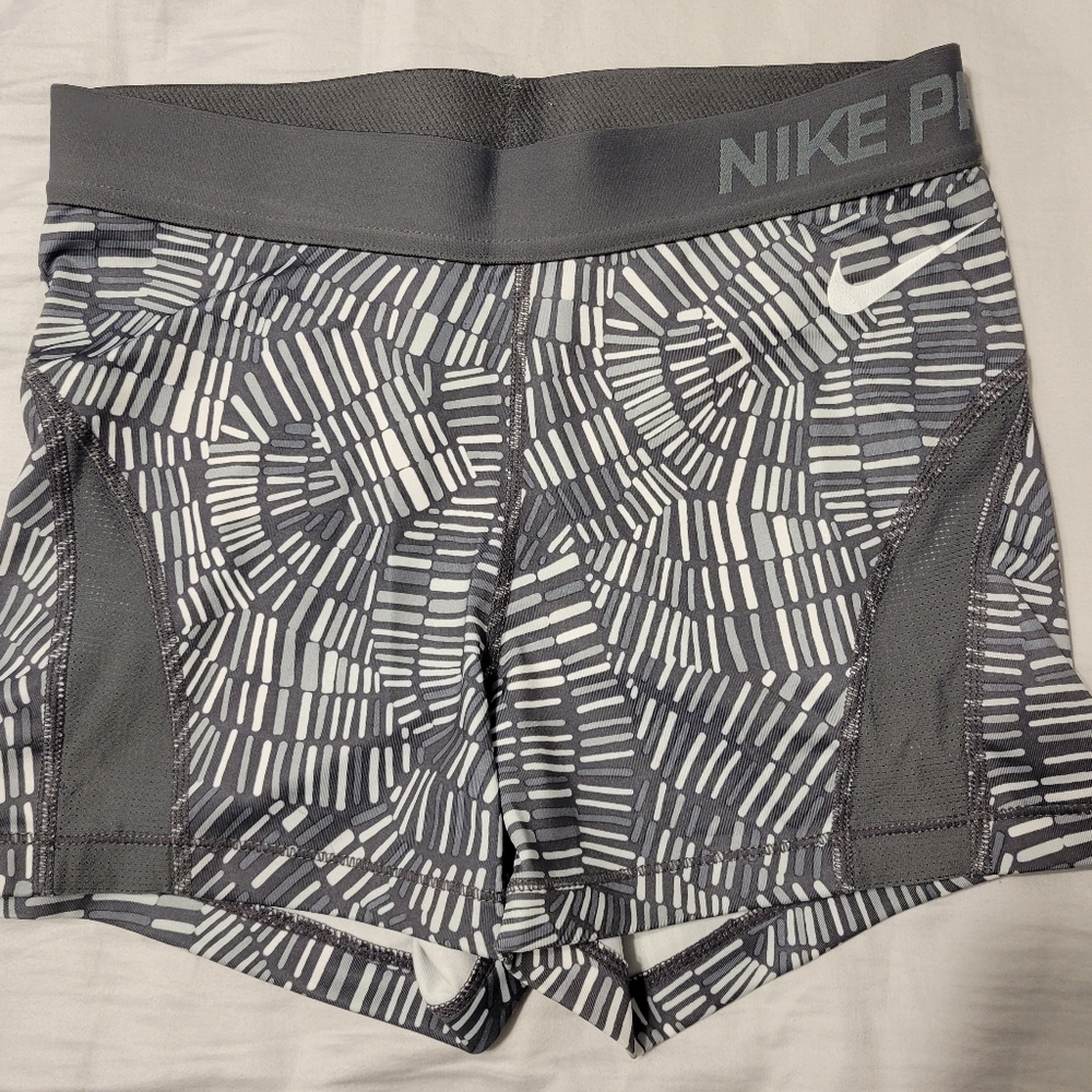 Nike pro size small shorts in gray